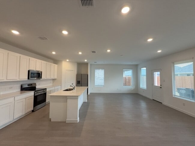 Building Photo - 537 Ml Trce Wy