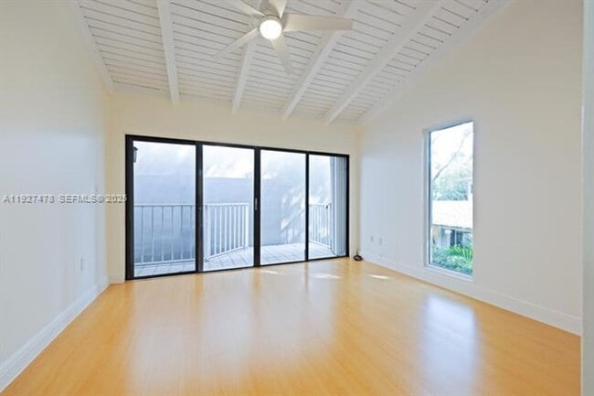 Building Photo - 3028 Center St