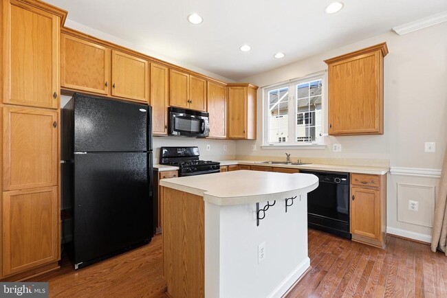 Building Photo - 743 Collington Ct