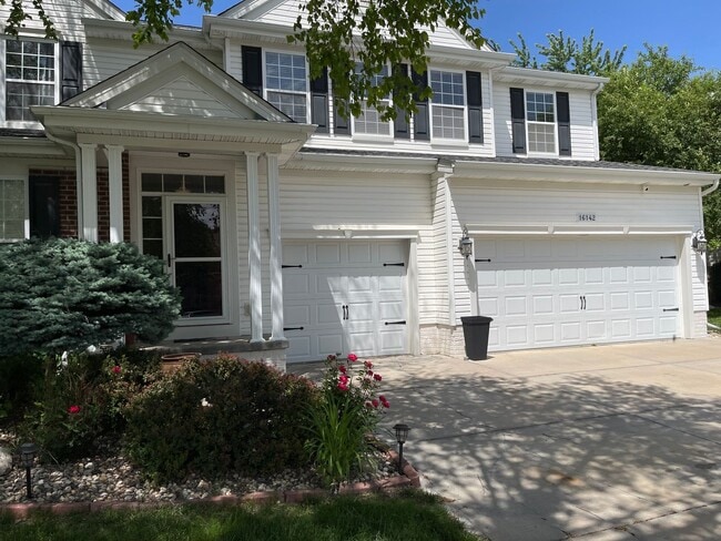 Building Photo - Beautiful 4 bed 2.5 bath 3000+sq ft