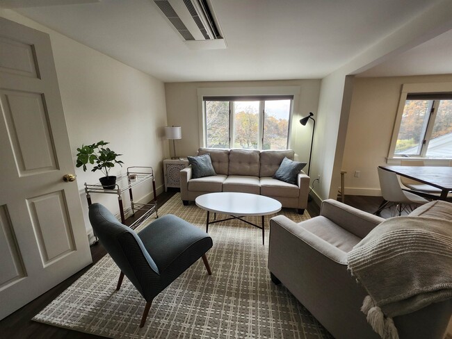 Building Photo - 17 Highland Terrace