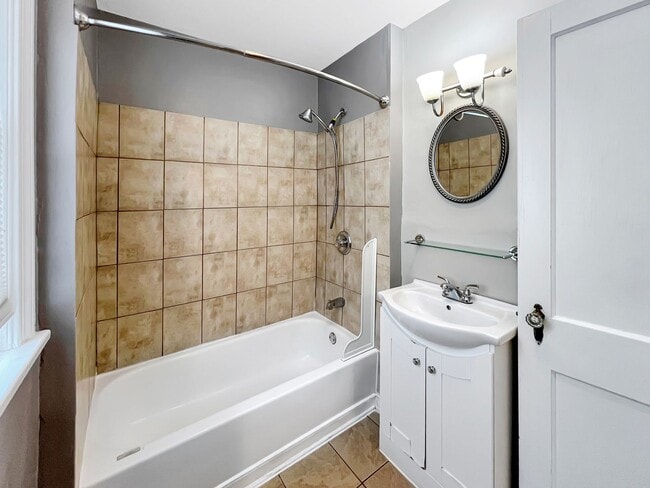 Building Photo - Charming 3-Bedroom Brick Colonial in Edgewood