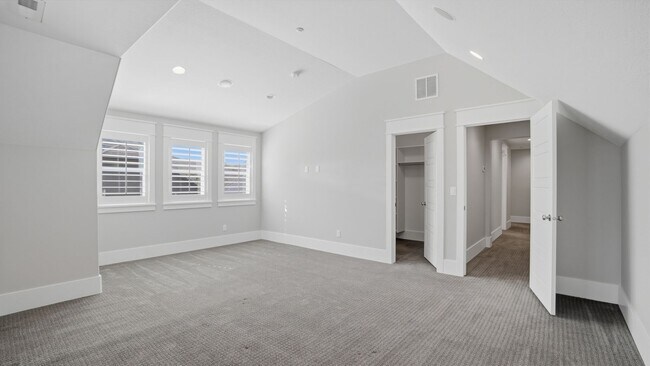 Building Photo - Luxurious Herriman 6 Bed with Indoor Court, Theater & Stunning Views!!!