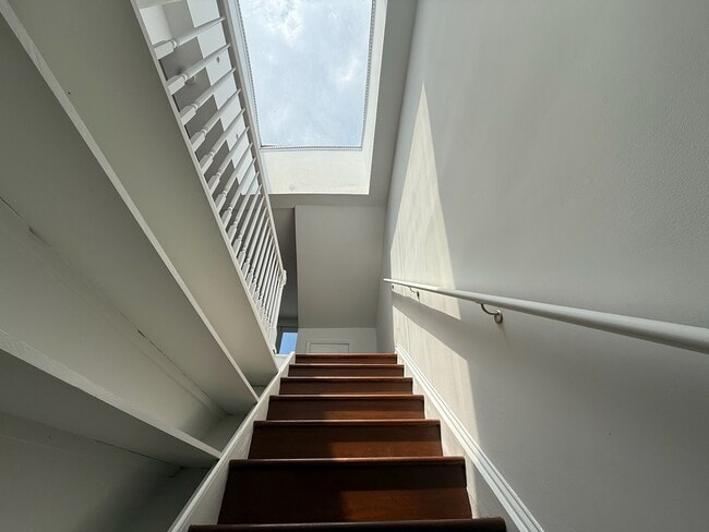 Building Photo - 3267 N St NW