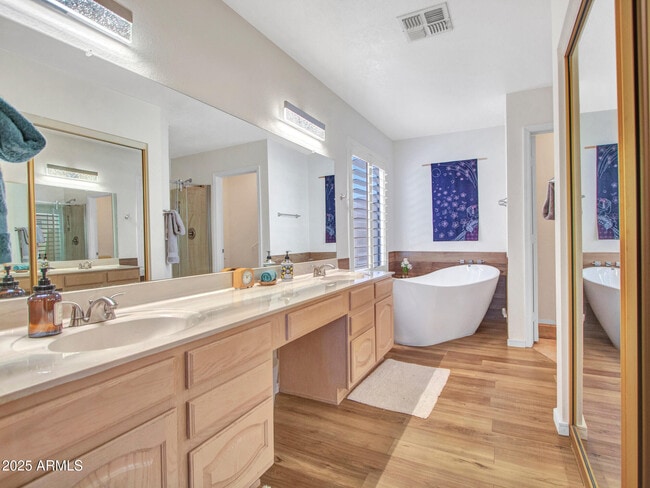 Building Photo - 9343 W Escuda Dr