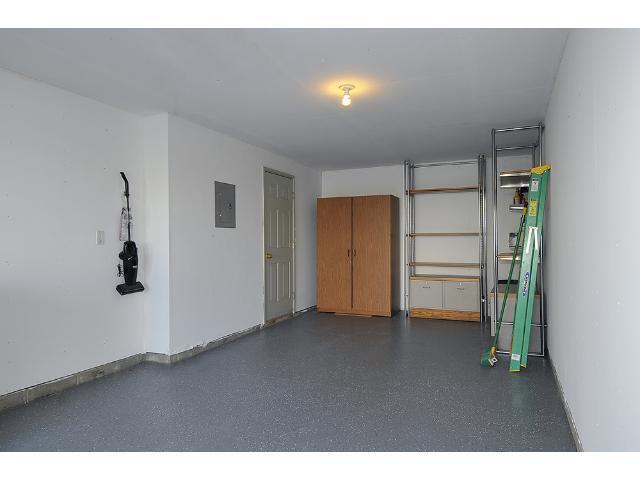 Extra deep garage for storage - 7745 Arboretum Village Circle