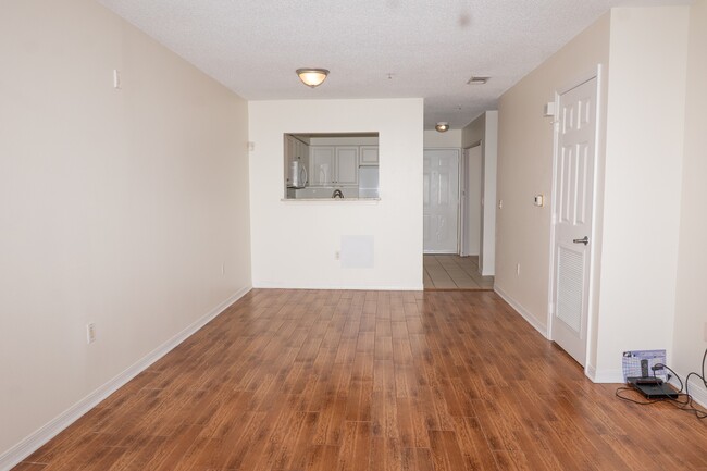 Building Photo - 4270 Calinda Ln