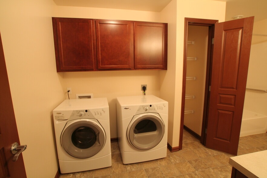 Building Photo - 306 Beeline Rd