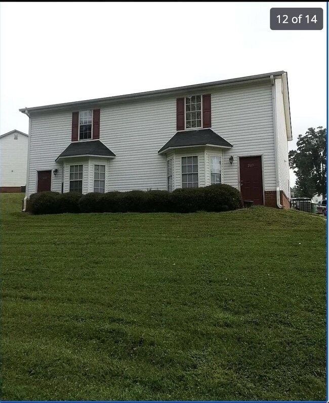 Building Photo - 203 Westchester Cir