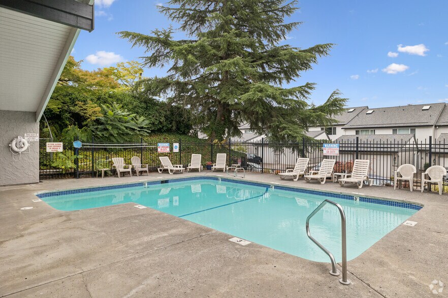 Pool - St James Condominiums