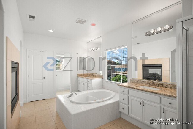 Building Photo - 207 Barcelona Dr