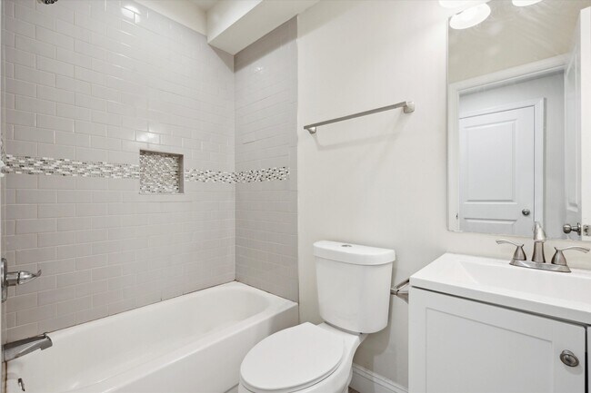 Building Photo - 1521 W Seybert St