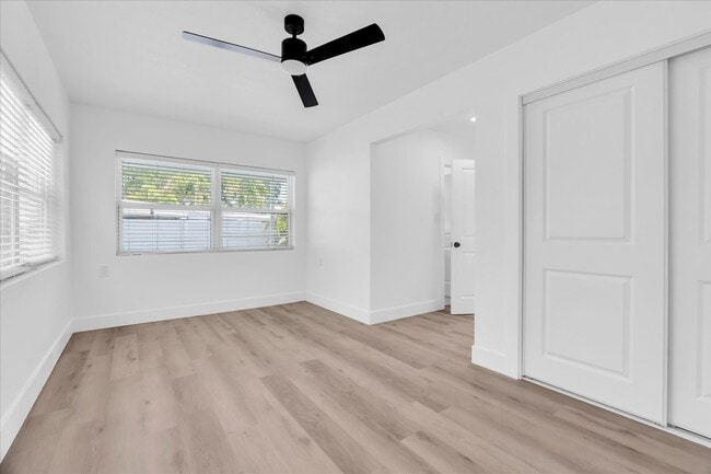 Building Photo - 8801 Sunlit Cove Dr NE
