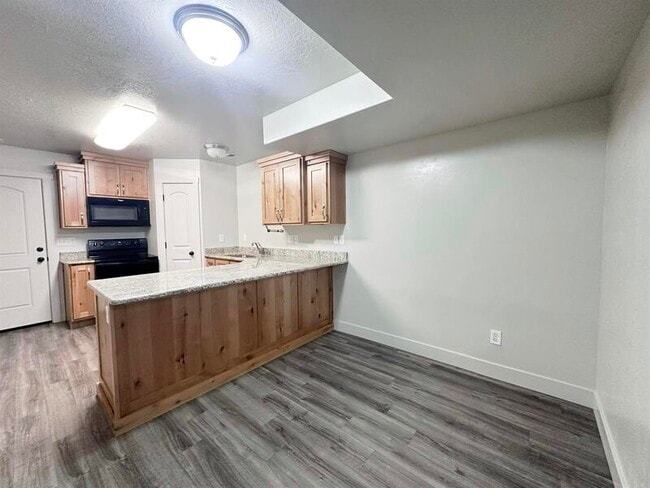 Building Photo - 483 N 2650 W