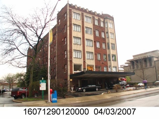 855 Lake Street Apartments - Scoville Manor Apartments