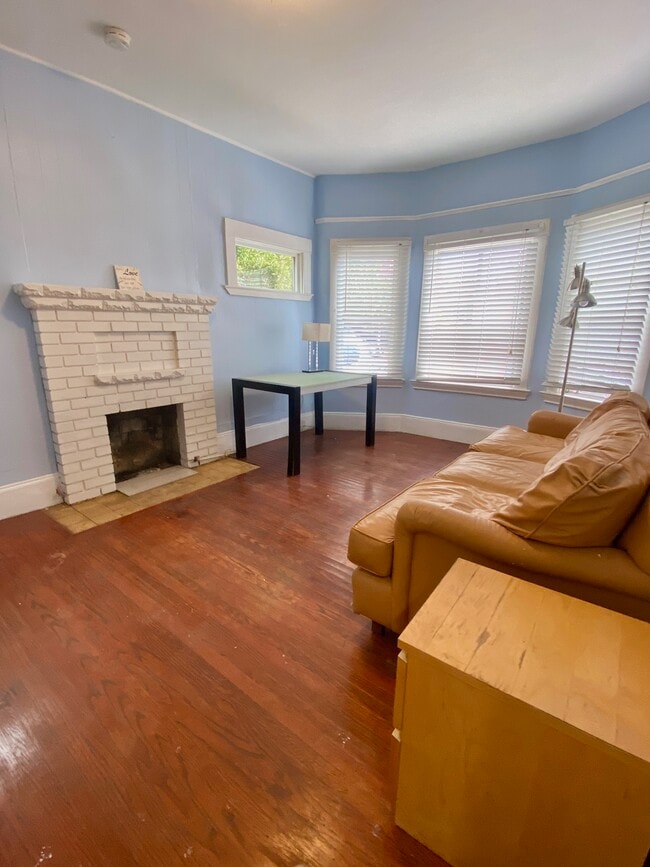 Building Photo - 2151 Russell St