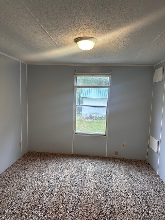 Building Photo - RENTAL HOME 3BD/2BTH