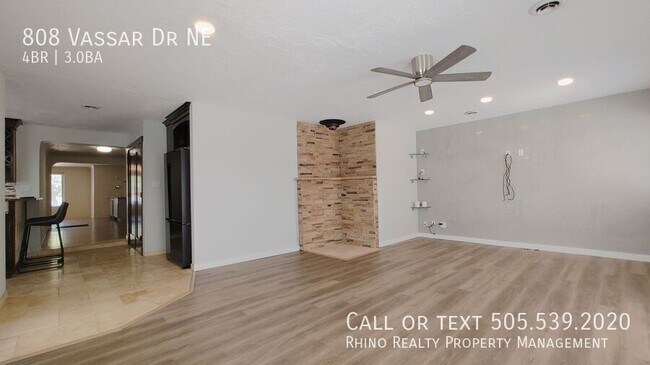 Building Photo - 808 Vassar Dr NE