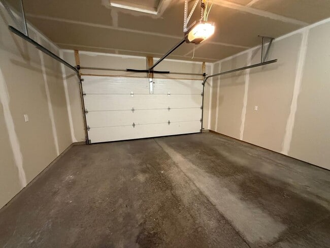 Building Photo - 1538 Ohana Ave