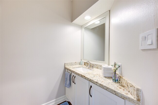 Building Photo - 12503 Whispering Sands Ct