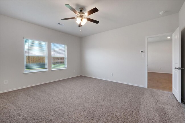 Building Photo - 507 Lantana Rd