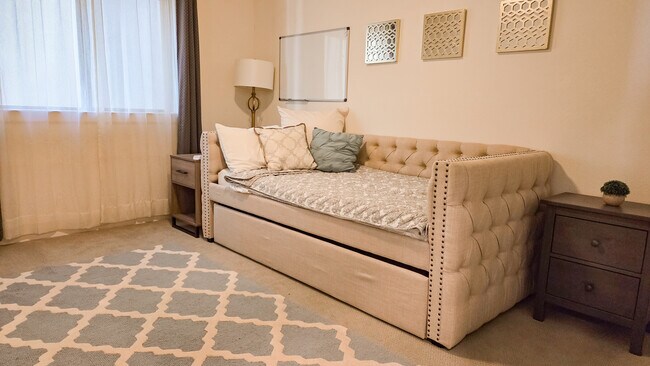 Building Photo - 7859 Verona Pl