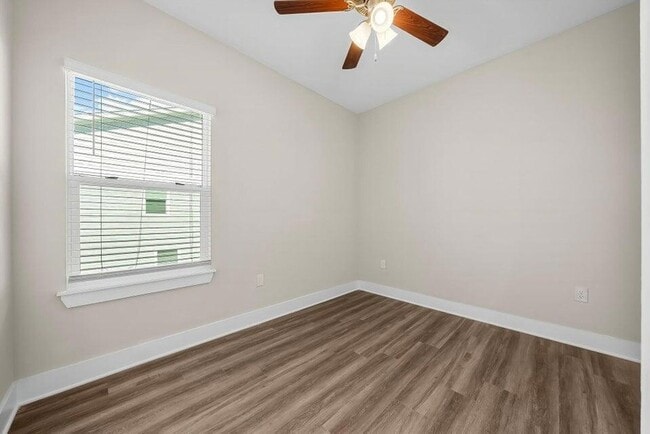 Building Photo - 346 N Sand Palm Rd