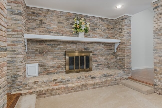 Building Photo - 715 Trademark Pl