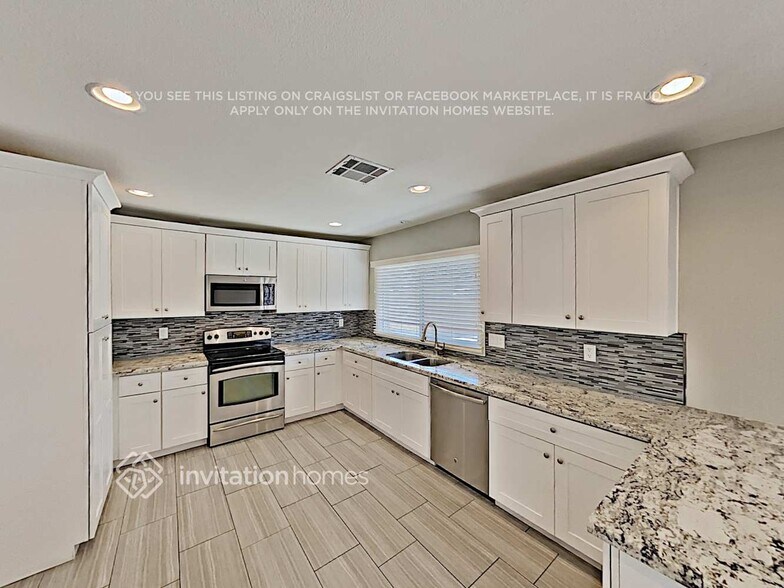 Building Photo - 2130 E Concorda Dr