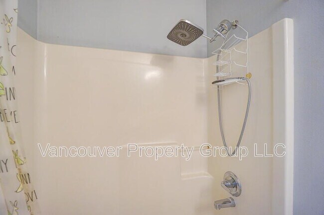 Building Photo - 4404 NE 98th Cir