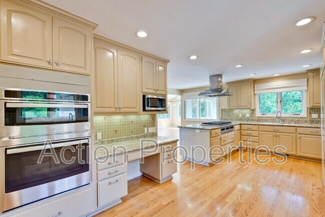 Building Photo - 15350 Norton Rd