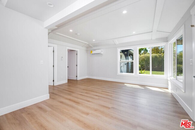Building Photo - 4524 Laurel Canyon Blvd