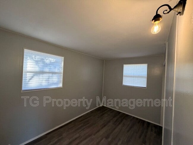 Building Photo - 7273 Melvin Rd