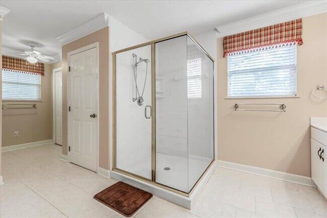 Building Photo - Coastal 3 Bedroom Home Available Now!