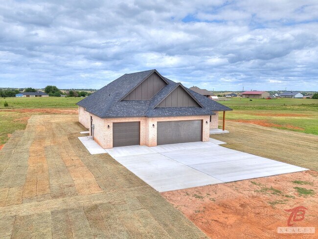 Building Photo - 1321 Chisholm Trail