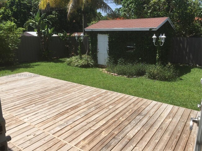 Building Photo - 1831 SW 17th Terrace