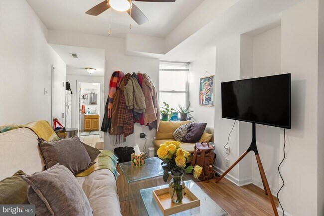 Building Photo - 1608 Swain St