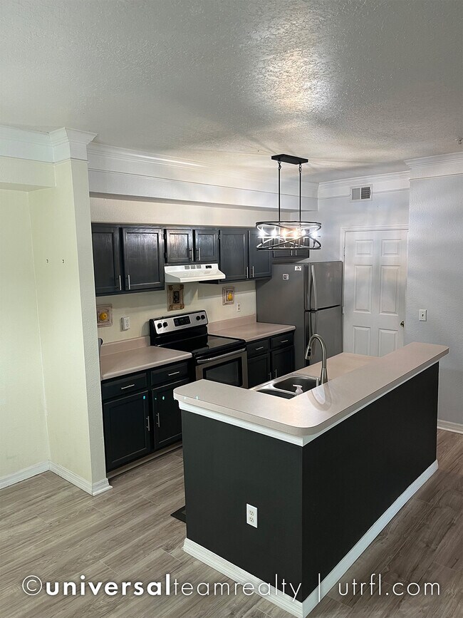 Building Photo - 11530 Villa Grand