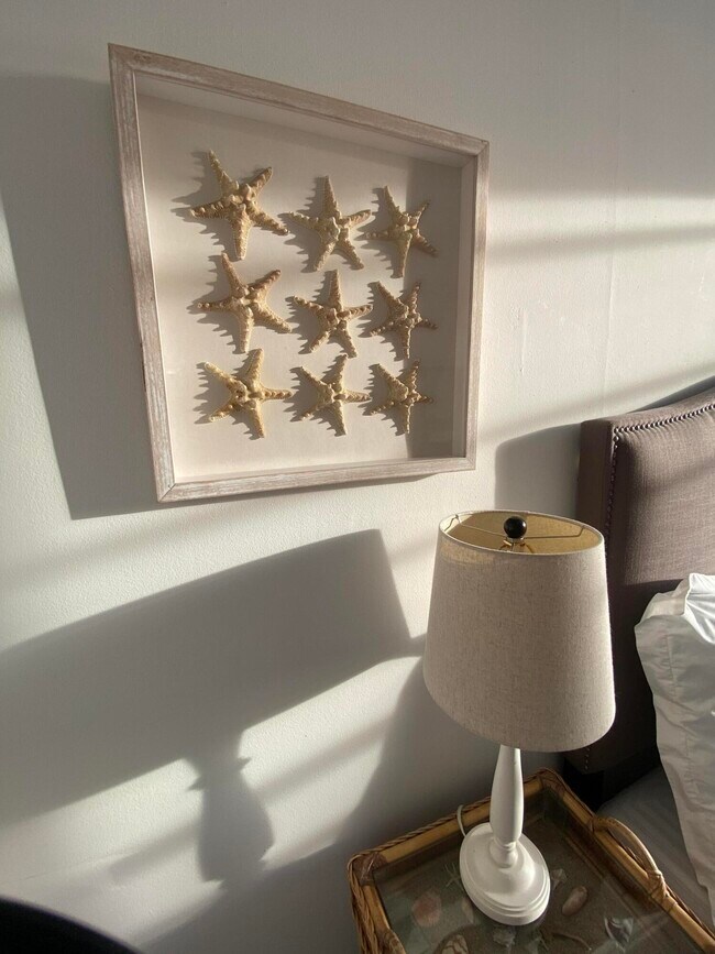 Building Photo - 22 Royal Palm Way