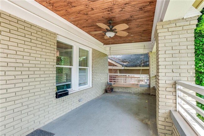 Building Photo - 1158 Donnelly Ave SW