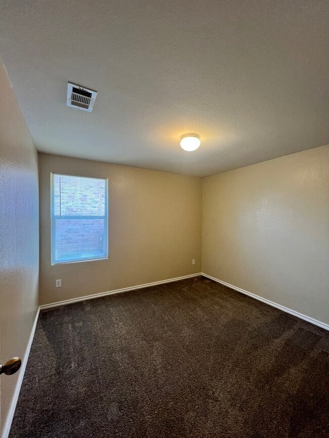 Building Photo - Coming soon..... 3/2/2 in Crowley