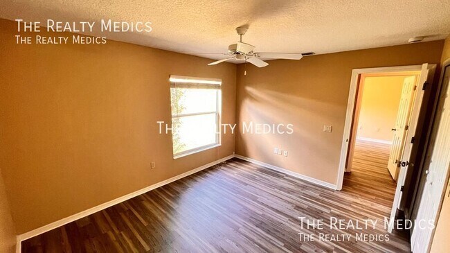 Building Photo - 1481 Woodfern St