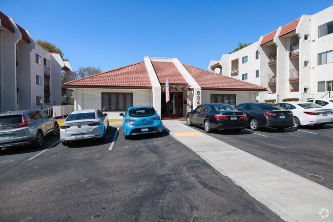 6330-6350 Genesee Ave - Regency Villas