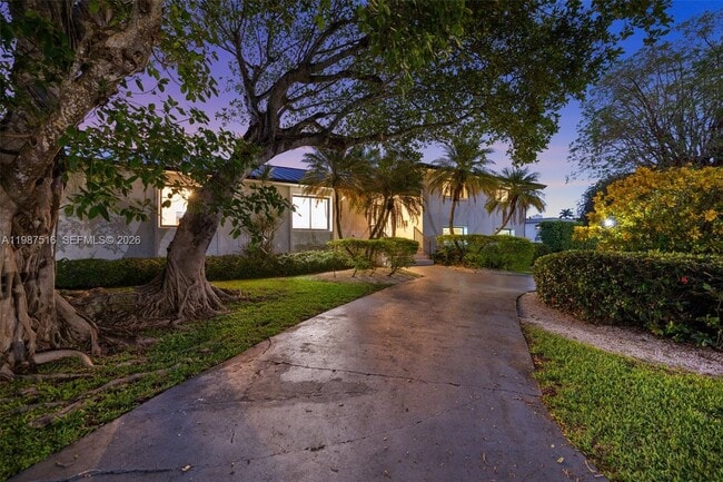 Building Photo - 14615 SW 77th Ct