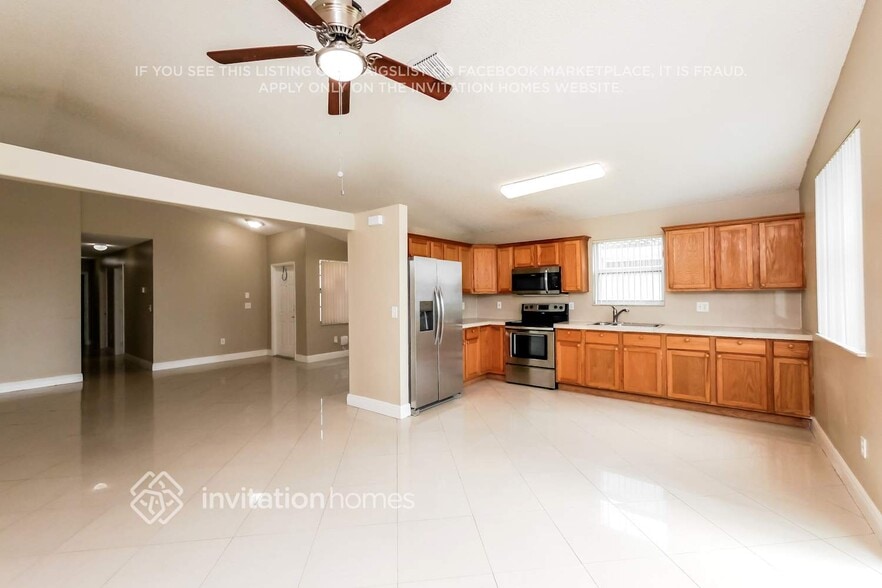 Building Photo - 1544 NW 158th Ave