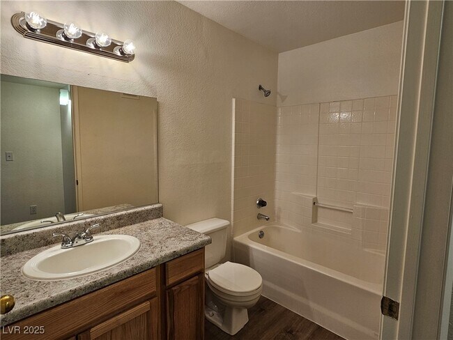 Building Photo - 7885 W Flamingo Rd