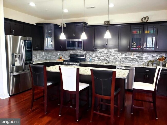 Building Photo - 323 W Boulder Dr