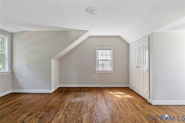 Building Photo - 6516 Kensington Ave