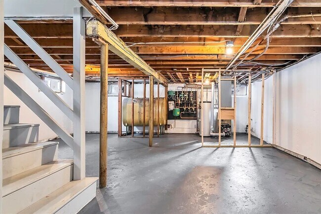 Building Photo - Beautifully Renovated 3-Bedroom Home in Woburn – $3,999.00/mo