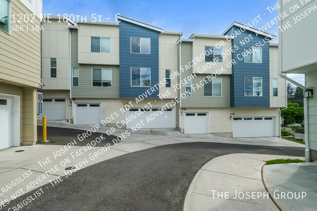 Building Photo - 1202 NE 180th St